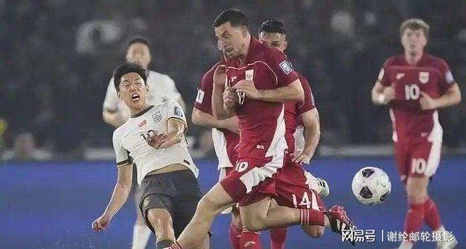 企鹅直播-【深度】怎么踢都踢不过！国足面前，日本队如镜子般存在(国足踢日本首发阵容)