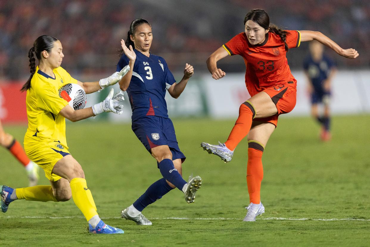 企鹅直播-国际女足赛事冠军夺魁！球队势不可挡(2021国际女足友谊赛)